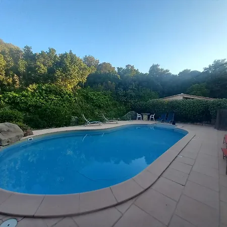 Mini 1 Piece 19 M2 Pour 2 Personnes Piscine Partagee Climatisation *