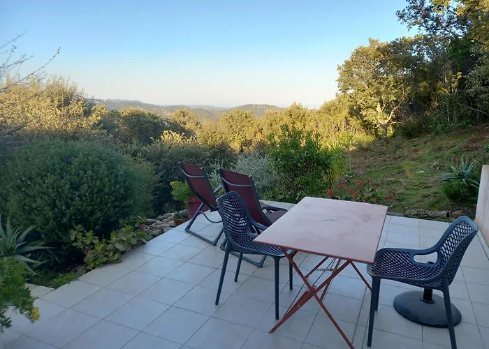 Mini 1 Piece 19 M2 Pour 2 Personnes Piscine Partagee Climatisation Porto-Vecchio (Corsica)